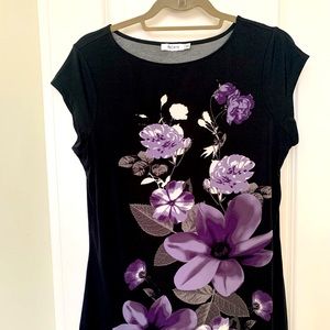 Ricki’s M floral top